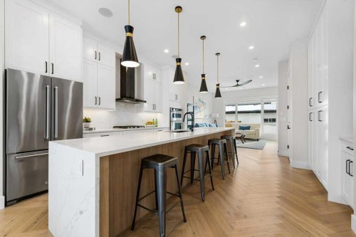 1919 21 Avenue Nw, Calgary, AB - Indoor Photo Showing Kitchen With Upgraded Kitchen