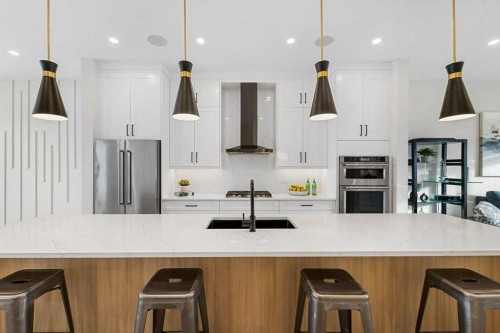 1919 21 Avenue Nw, Calgary, AB - Indoor Photo Showing Kitchen With Upgraded Kitchen