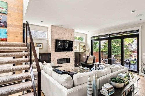 4115 15 Street Sw, Calgary, AB - Indoor Photo Showing Living Room With Fireplace