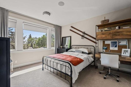 4115 15 Street Sw, Calgary, AB - Indoor Photo Showing Bedroom