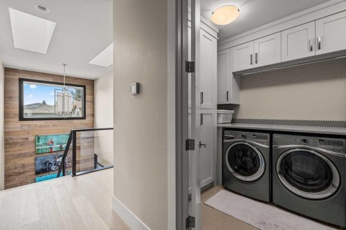 4115 15 Street Sw, Calgary, AB - Indoor Photo Showing Laundry Room
