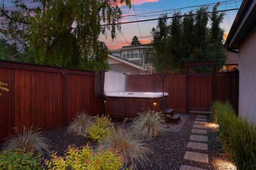 4115 15 Street Sw, Calgary, AB - Outdoor