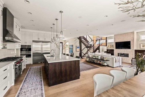 4115 15 Street Sw, Calgary, AB - Indoor Photo Showing Kitchen With Upgraded Kitchen