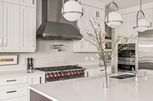4115 15 Street Sw, Calgary, AB - Indoor Photo Showing Kitchen With Double Sink With Upgraded Kitchen