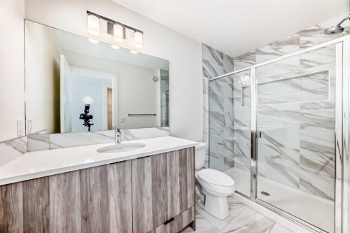 109 Heritage Park, Cochrane, AB - Indoor Photo Showing Bathroom