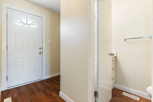 32-80 Galbraith Drive Sw, Calgary, AB - Indoor Photo Showing Other Room