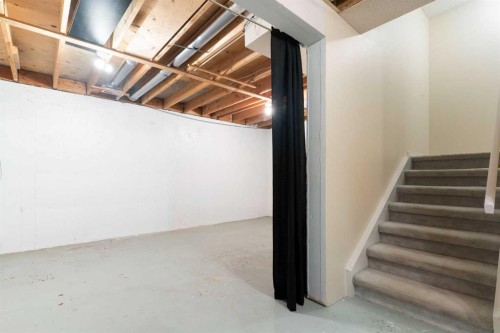 32-80 Galbraith Drive Sw, Calgary, AB - Indoor