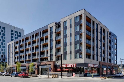 2611 12 Avenue Nw, Calgary, AB - Outdoor With Facade