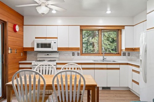 9 Ghost Road, Benchlands, AB - Indoor