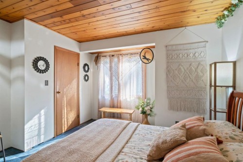 9 Ghost Road, Benchlands, AB - Indoor Photo Showing Bedroom