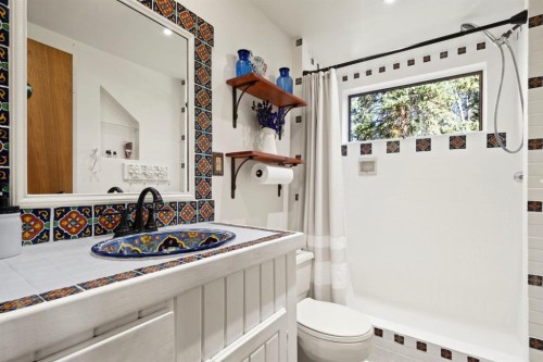 9 Ghost Road, Benchlands, AB - Indoor Photo Showing Bathroom