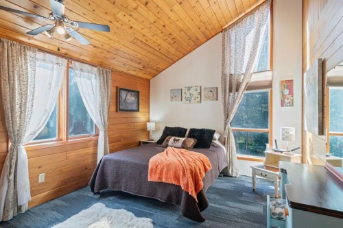 9 Ghost Road, Benchlands, AB - Indoor Photo Showing Bedroom