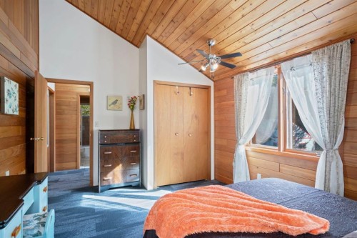 9 Ghost Road, Benchlands, AB - Indoor Photo Showing Bedroom