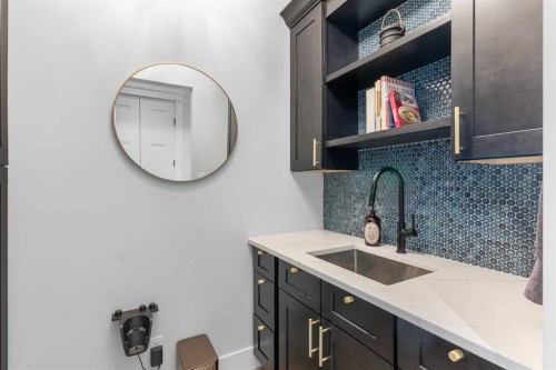 732 West Chestermere Drive, Chestermere, AB - Indoor Photo Showing Kitchen