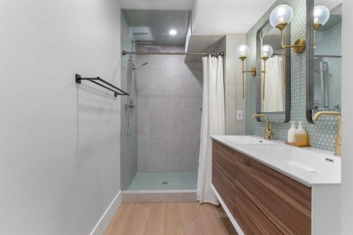 732 West Chestermere Drive, Chestermere, AB - Indoor Photo Showing Bathroom