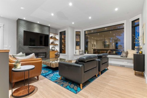 732 West Chestermere Drive, Chestermere, AB - Indoor Photo Showing Living Room