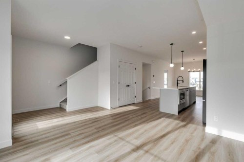 46 Belvedere Terrace Se, Calgary, AB - Indoor Photo Showing Kitchen