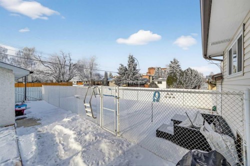 235 Allan Crescent Se, Calgary, AB - Outdoor