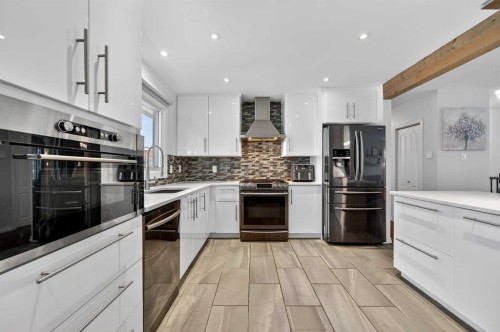 235 Allan Crescent Se, Calgary, AB - Indoor Photo Showing Kitchen With Stainless Steel Kitchen With Upgraded Kitchen