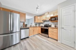 126 Everhollow Heights SW Calgary, AB T2Y 5B4
