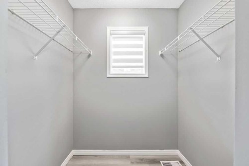 126 Everhollow Heights Sw, Calgary, AB - Indoor With Storage
