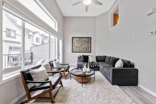 126 Everhollow Heights Sw, Calgary, AB - Indoor