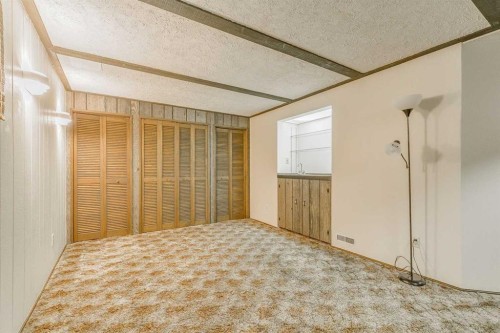 9-2225 Oakmoor Drive Sw, Calgary, AB - Indoor Photo Showing Other Room