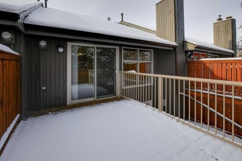 9-2225 Oakmoor Drive Sw, Calgary, AB - Outdoor With Exterior
