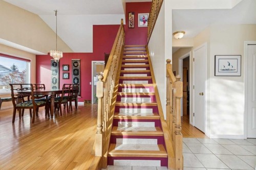 181 Woodford Drive Sw, Calgary, AB - Indoor