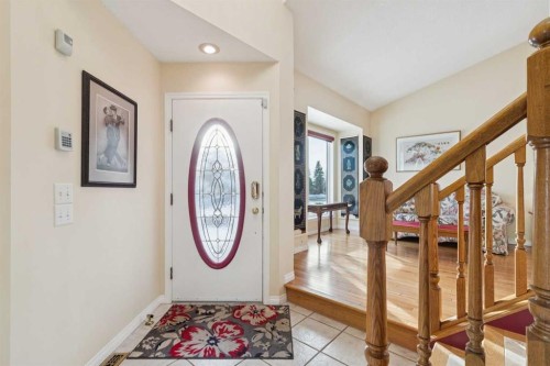 181 Woodford Drive Sw, Calgary, AB - Indoor Photo Showing Other Room