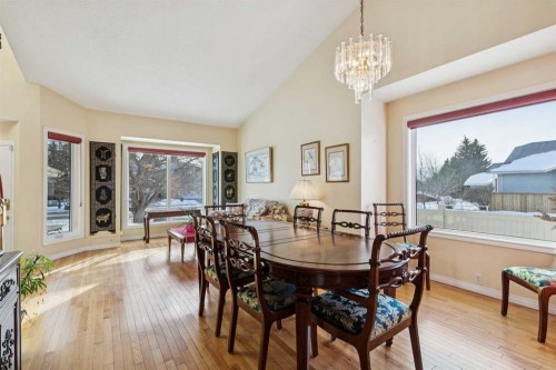 181 Woodford Drive Sw, Calgary, AB - Indoor Photo Showing Dining Room