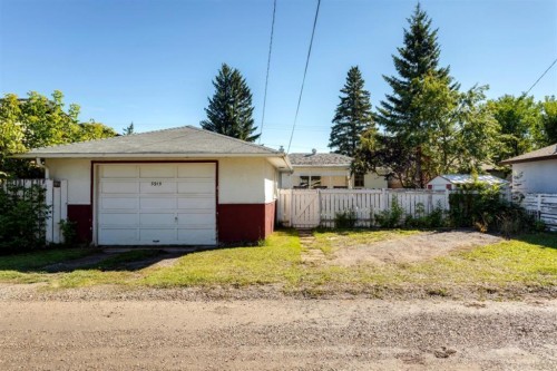 3915 73 Street Nw, Calgary, AB - Outdoor