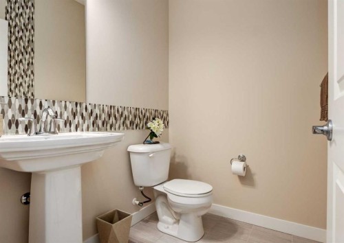 70 Nolancliff Crescent Nw, Calgary, AB - Indoor Photo Showing Bathroom