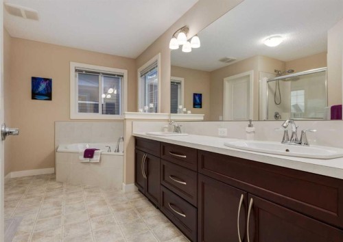 70 Nolancliff Crescent Nw, Calgary, AB - Indoor Photo Showing Bathroom