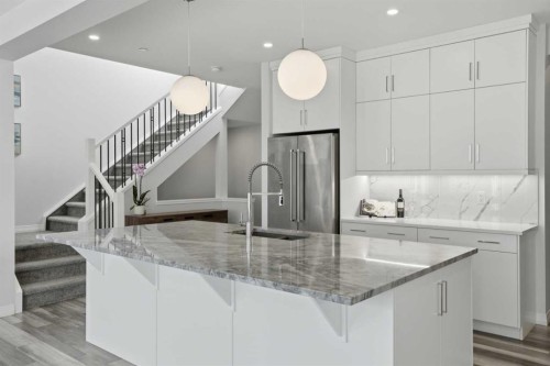123 Howse Hill Ne, Calgary, AB - Indoor Photo Showing Kitchen With Upgraded Kitchen