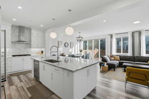 123 Howse Hill Ne, Calgary, AB - Indoor Photo Showing Kitchen With Double Sink With Upgraded Kitchen