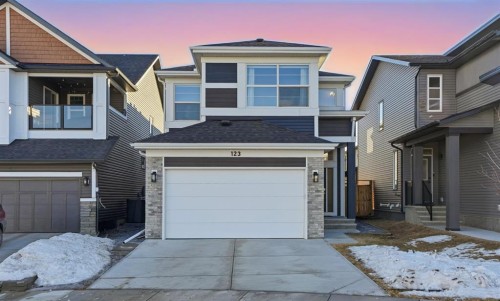 123 Howse Hill Ne, Calgary, AB - Outdoor With Facade