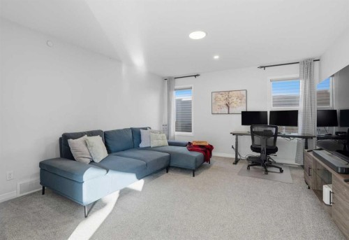 123 Howse Hill Ne, Calgary, AB - Indoor