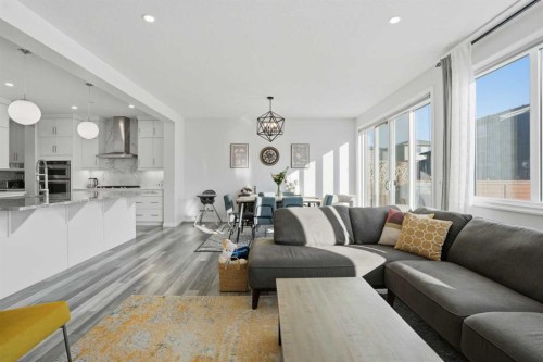 123 Howse Hill Ne, Calgary, AB - Indoor Photo Showing Other Room