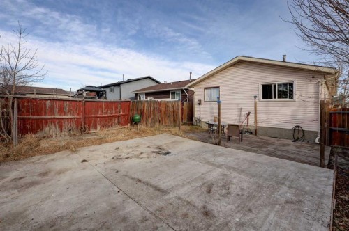164 Faldale Close Ne, Calgary, AB - Outdoor