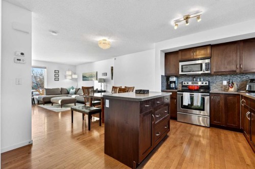 222 Walden Gate Se, Calgary, AB - Indoor Photo Showing Kitchen