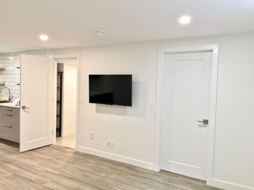 56 Glenpatrick Drive Sw, Calgary, AB - Indoor