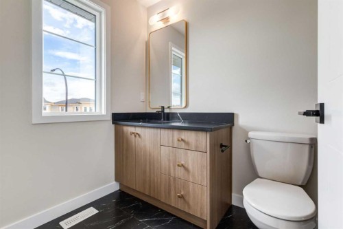 86 Agate Road, Cochrane, AB - Indoor Photo Showing Bathroom