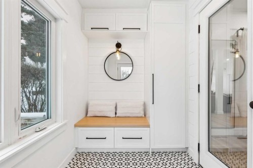 1420 11 Avenue Se, Calgary, AB - Indoor Photo Showing Bathroom