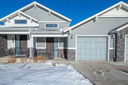 12572 Crestmont Boulevard SW Calgary, AB T3B 6J5