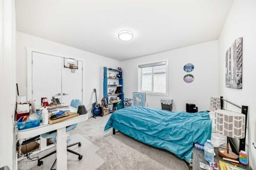 772 Edgefield Crescent, Strathmore, AB - Indoor Photo Showing Bedroom