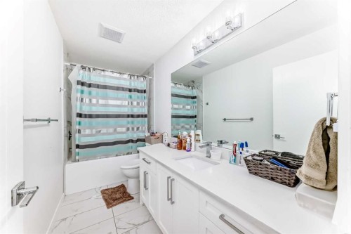 772 Edgefield Crescent, Strathmore, AB - Indoor Photo Showing Bathroom
