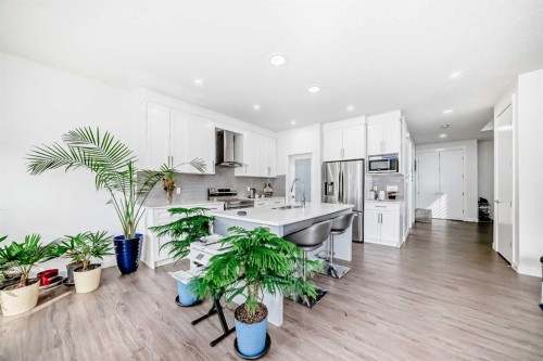 772 Edgefield Crescent, Strathmore, AB - Indoor Photo Showing Kitchen With Upgraded Kitchen