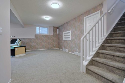 252 Citadel Park Nw, Calgary, AB - Indoor