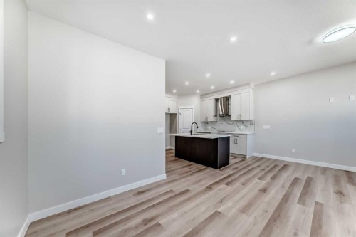 112 Belvedere Park Se, Calgary, AB - Indoor Photo Showing Kitchen
